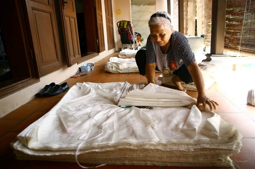 Sản phẩm lụa đã dệt xong và chuẩn bị cho khâu nhuộm.