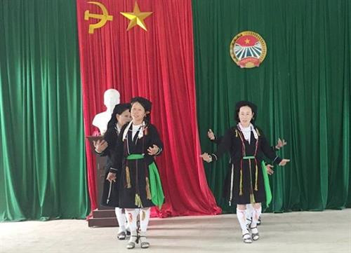 Một tiết mục hát múa Soọng Cô của người Sán Dìu ở Vĩnh Phúc. Ảnh: vinhphuc.gov.vn