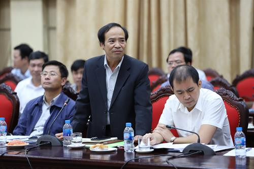 Tại hội nghị, nhiều ý kiến tham luận của lãnh đạo các huyện, thị xã đã chỉ ra những khó khăn liên quan đến thực hiện các tiêu chí trong xây dựng nông thôn mới.