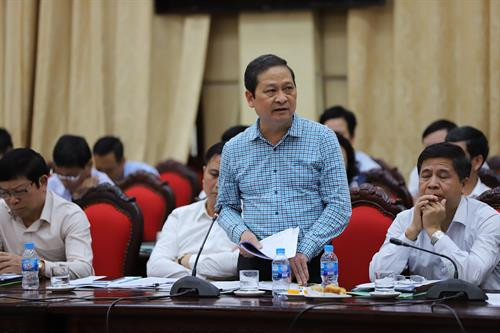 Tại hội nghị, nhiều ý kiến tham luận của lãnh đạo các huyện, thị xã đã chỉ ra những khó khăn liên quan đến thực hiện các tiêu chí trong xây dựng nông thôn mới.