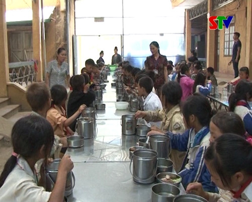 Hiệu quả từ những bữa ăn bán trú cho học sinh vùng cao ảnh 1 Hiệu quả từ những bữa ăn bán trú cho học sinh vùng cao ảnh 1