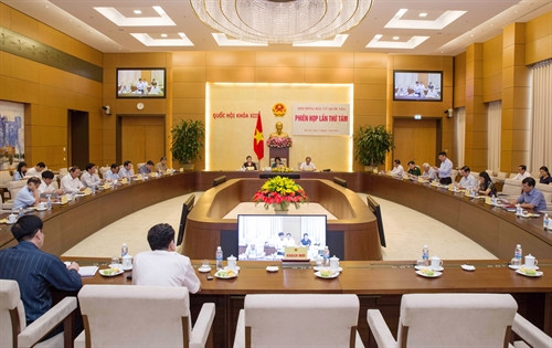 Quang cảnh Phiên họp thứ 8 Hội đồng bầu cử Quốc gia. Ảnh: Trọng Đức – TTXVN