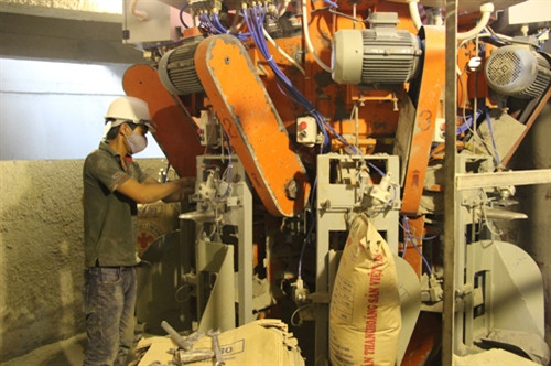 Thép, xi măng bán chạy ảnh 1