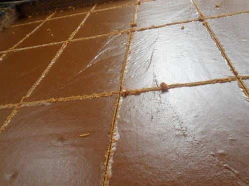 Nước mía sau khi ép được đổ vào chảo lớn để nấu Nước mía được nấu cho đến khi thành đường Đổ đường từ chảo vào khuôn. Sau khi đổ xuống khuôn, người làm đường phên phải quét đi, quét lại để bề mặt đường trong khuôn được phẳng. Thành phẩm đường phên Nước mía sau khi ép được đổ vào chảo lớn để nấu Nước mía được nấu cho đến khi thành đường Đổ đường từ chảo vào khuôn. Sau khi đổ xuống khuôn, người làm đường phên phải quét đi, quét lại để bề mặt đường trong khuôn được phẳng. Thành phẩm đường phên