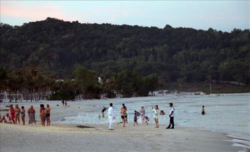 Bãi Khem trên đảo Phú Quốc. Ảnh: Lê Huy Hải - TTXVN Bãi Khem trên đảo Phú Quốc. Ảnh: Lê Huy Hải - TTXVN