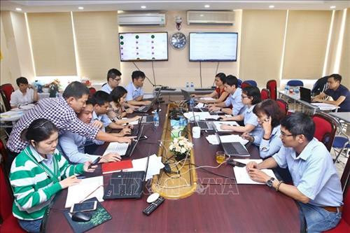 Tổ xử lý, tổng hợp dữ liệu, hỗ trợ trực tiếp các điều tra viên (Trung tâm Tin học thống kê khu vực I, Tổng cục Thống kê). Ảnh: Minh Quyết – TTXVN Tổ xử lý, tổng hợp dữ liệu, hỗ trợ trực tiếp các điều tra viên (Trung tâm Tin học thống kê khu vực I, Tổng cục Thống kê). Ảnh: Minh Quyết – TTXVN