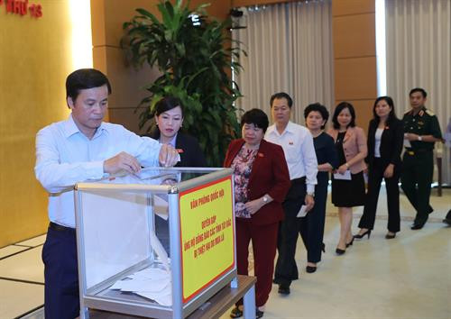 Quyên góp ủng hộ đồng bào lũ lụt Quyên góp ủng hộ đồng bào lũ lụt