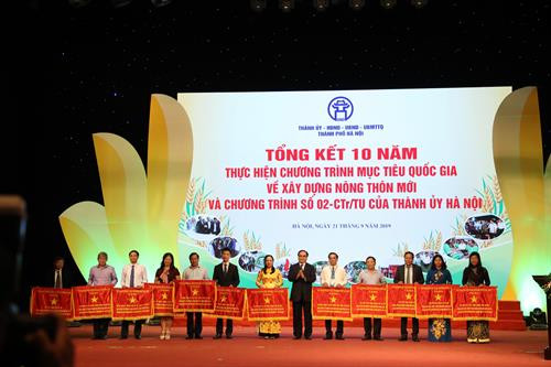 Thủ tướng Nguyễn Xuân Phúc: Tiếp tục xây dựng nông thôn Hà Nội xanh, đẹp, là một miền quê đáng sống ảnh 8