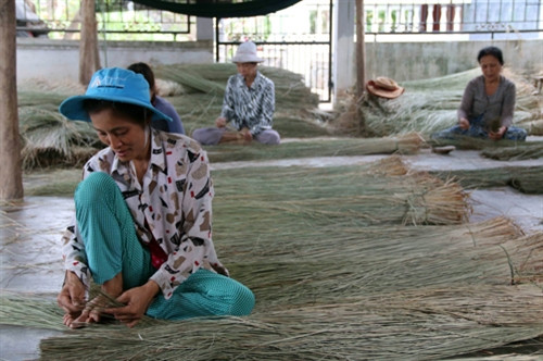Vươn lên làm giàu bằng nghề đan lát thủ công ảnh 2