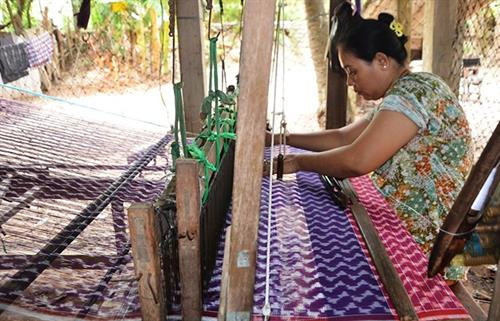Nghề dệt của người Chăm ở Phũm Soài ảnh 1 Nghề dệt của người Chăm ở Phũm Soài ảnh 1