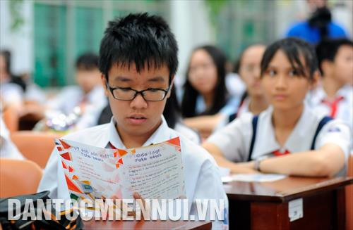 Học sinh tìm hiểu về tin giả, tin thật tại chương trình