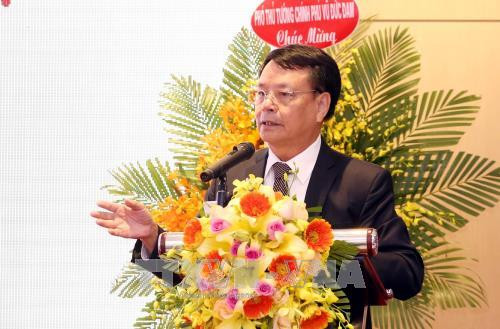 Ông Đoàn Xuân Tiếp, Tổng Giám đốc Tập đoàn Chân – Thiện – Mỹ, đại diện doanh nghiệp tiêu biểu trình bày tham luận về tình hình tạo việc làm đối với người khuyết tật. Ảnh: Anh Tuấn – TTXVN Ông Đoàn Xuân Tiếp, Tổng Giám đốc Tập đoàn Chân – Thiện – Mỹ, đại diện doanh nghiệp tiêu biểu trình bày tham luận về tình hình tạo việc làm đối với người khuyết tật. Ảnh: Anh Tuấn – TTXVN