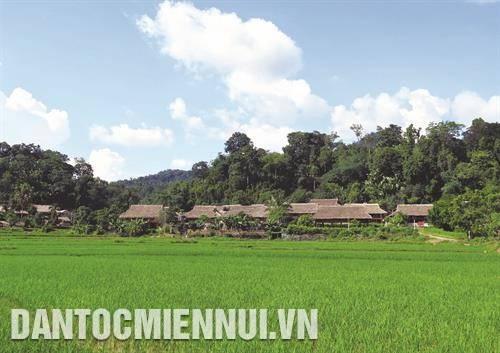 Làng văn hóa thôn Tân Lập, xã Tân Trào hôm nay đã khang trang và khác xưa rất nhiều. Ảnh: Phạm Yến