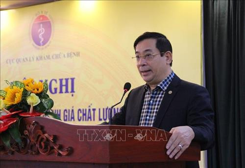 Phó Giáo sư, Tiến sĩ Lương Ngọc Khuê, Cục trưởng Cục Quản lý khám, chữa bệnh phát biểu tại hội nghị. Ảnh: Xuân Dự - TTXVN Phó Giáo sư, Tiến sĩ Lương Ngọc Khuê, Cục trưởng Cục Quản lý khám, chữa bệnh phát biểu tại hội nghị. Ảnh: Xuân Dự - TTXVN