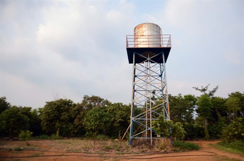 Nhiều công trình đã hư hỏng, không thể sử dụng.