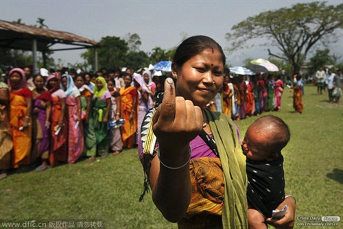 Tại Bhutan, phụ nữ thường là trụ cột chính của gia đình. Tại Bhutan, phụ nữ thường là trụ cột chính của gia đình.