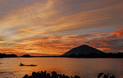 Vẻ quyến rũ của “vịnh không sóng” Hồ Dầu Tiếng ảnh 6