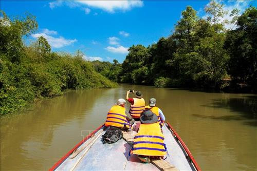 Hoạt động du lịch dã ngoại như thế này tại Vườn Quốc gia Lò Gò - Xa Mát sẽ tạm dừng. Ảnh: Lê Đức Hoảnh - TTXVN Hoạt động du lịch dã ngoại như thế này tại Vườn Quốc gia Lò Gò - Xa Mát sẽ tạm dừng. Ảnh: Lê Đức Hoảnh - TTXVN
