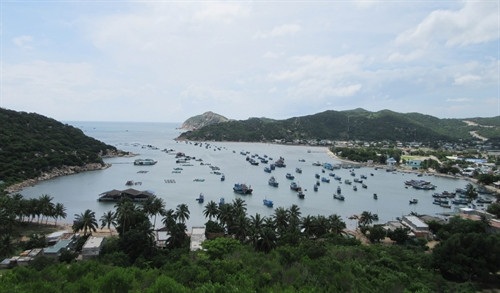 Vịnh Vĩnh Hy- một trong những vịnh đẹp nhất Việt Nam. Vịnh Vĩnh Hy- một trong những vịnh đẹp nhất Việt Nam.