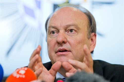 Cảnh sát trưởng thành phố Munich, ông Hubertus Andrae phát biểu tại cuộc họp báo ngày 22/7. EPA/ TTXVN