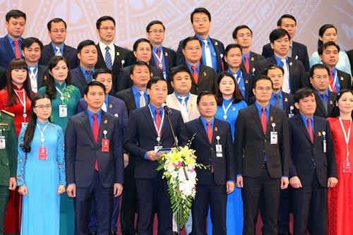 Lễ ra mắt Ban chấp hành Trung ương Đoàn Thanh niên Cộng sản Hồ Chí Minh nhiệm kỳ 2017-2022. Ảnh: TTXVN Lễ ra mắt Ban chấp hành Trung ương Đoàn Thanh niên Cộng sản Hồ Chí Minh nhiệm kỳ 2017-2022. Ảnh: TTXVN