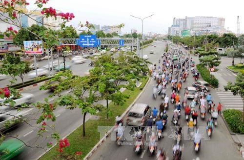 Giao thông thông thoáng, trật tự tại khu vực hướng từ Cầu Sài Gòn về Ngã tư Hàng Xanh, Quận Bình Thạnh. Ảnh: An Hiếu - TTXVN