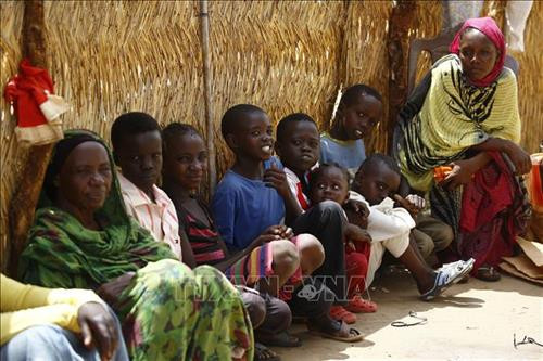 Người tị nạn Nam Sudan tại trại tị nạn Al-Nimir ở Đông Darfur. Ảnh: AFP/TTXVN Người tị nạn Nam Sudan tại trại tị nạn Al-Nimir ở Đông Darfur. Ảnh: AFP/TTXVN