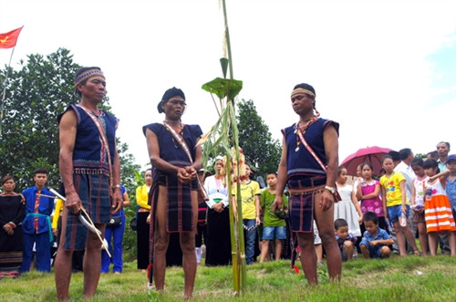 Lễ vào nhà mới của đồng bào Bahnar ảnh 4