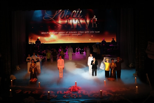 Toàn cảnh đêm nhạc "Lối cũ ta về"