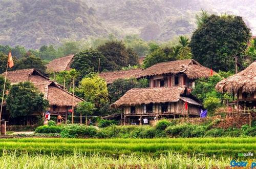 Bản làng Mường, Thung Nai,Hòa Bình. Bản làng Mường, Thung Nai,Hòa Bình.