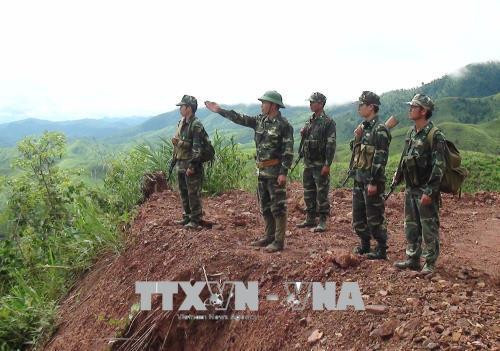 Tuần tra, bảo vệ đường biên, cột mốc. Ảnh: Xuân Tiến - TTXVN Tuần tra, bảo vệ đường biên, cột mốc. Ảnh: Xuân Tiến - TTXVN