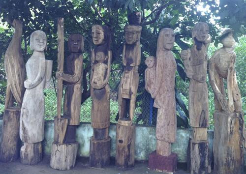 Tượng gỗ NN Jrai làng Kép tạc mới TP. Pleiku