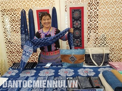 Các sản phẩm của bà con ở vùng DTTS và MN. Ảnh: Nam Sương