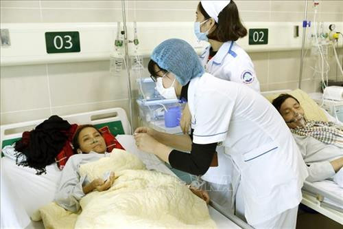 Thời tiết đột ngột chuyển nóng hoặc chuyển lạnh là lúc người bệnh dễ mắc đột quỵ. Ảnh: Dương Ngọc - TTXVN Thời tiết đột ngột chuyển nóng hoặc chuyển lạnh là lúc người bệnh dễ mắc đột quỵ. Ảnh: Dương Ngọc - TTXVN