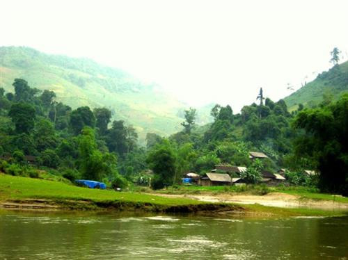 Một góc bình yên của bản làng ở Vườn quốc gia Xuân Sơn mùa mưa. Ảnh: vntrip.vn Một góc bình yên của bản làng ở Vườn quốc gia Xuân Sơn mùa mưa. Ảnh: vntrip.vn