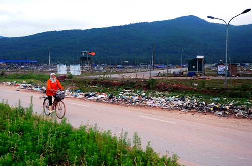 Người dân đang ở trong tình trạng, sống chung với rác Người dân đang ở trong tình trạng, sống chung với rác