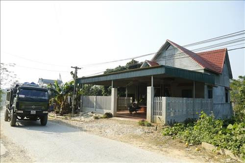 Ngôi nhà mới khang trang của gia đình anh Đăng. Ảnh: Nam Sương - TTXVN Ngôi nhà mới khang trang của gia đình anh Đăng. Ảnh: Nam Sương - TTXVN