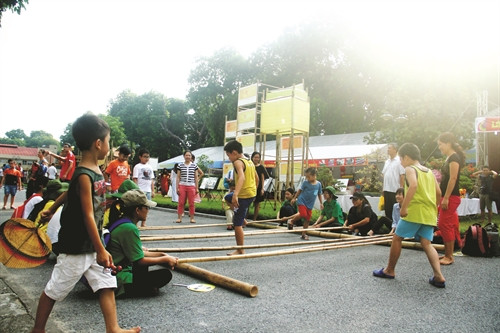 Giới thiệu trò chơi dân gian trong những ngày diễn ra Liên hoan