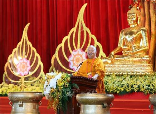 Hòa thượng, Giáo sư, Tiến sĩ Phra Brahmapundit, Chủ tịch sáng lập Ủy ban Tổ chức quốc tế Đại lễ Phật đản Liên hợp quốc phát biểu. Ảnh: Dương Giang – TTXVN Hòa thượng, Giáo sư, Tiến sĩ Phra Brahmapundit, Chủ tịch sáng lập Ủy ban Tổ chức quốc tế Đại lễ Phật đản Liên hợp quốc phát biểu. Ảnh: Dương Giang – TTXVN