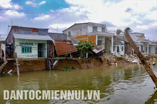 Hiện trường vụ sạt lở bờ sông Ô Môn (khu vực Thới Lợi, phường Thới An, quận Ô Môn, thành phố Cần Thơ) ngày 24/4/2019