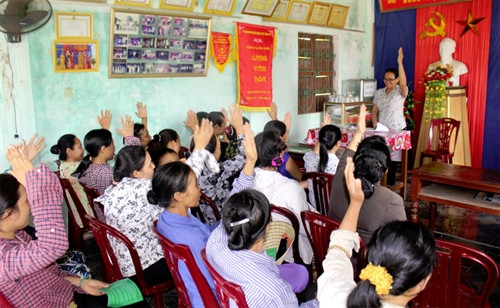 Việc bình xét đúng đối tượng vay vốn là công việc quan trọng của Tổ tiết kiệm và vay vốn ở vùng nông thôn Quảng Bình