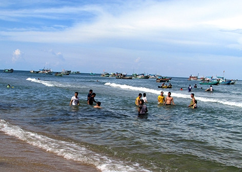 Bãi tắm ở Hòn Sơn. Bãi tắm ở Hòn Sơn.