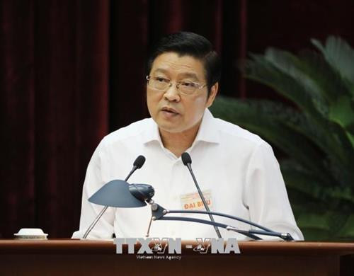 Đồng chí Phan Đình Trạc, Bí thư Trung ương Đảng, Phó Trưởng Ban Thường trực Ban Chỉ đạo Trung ương về phòng, chống tham nhũng, Trưởng Ban Nội chính Trung ương trình bày Báo cáo tóm tắt tình hình, kết quả công tác phòng, chống tham nhũng từ đầu nhiệm kỳ Đại hội XII của Đảng đến nay, phương hướng nhiệm vụ thời gian tới. Ảnh: Phương Hoa – TTXVN Đồng chí Phan Đình Trạc, Bí thư Trung ương Đảng, Phó Trưởng Ban Thường trực Ban Chỉ đạo Trung ương về phòng, chống tham nhũng, Trưởng Ban Nội chính Trung ương trình bày Báo cáo tóm tắt tình hình, kết quả công tác phòng, chống tham nhũng từ đầu nhiệm kỳ Đại hội XII của Đảng đến nay, phương hướng nhiệm vụ thời gian tới. Ảnh: Phương Hoa – TTXVN