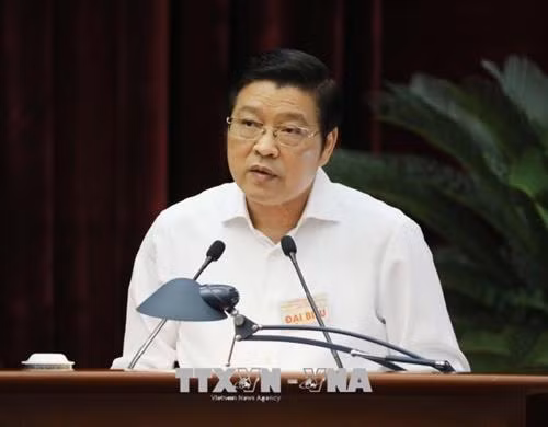 Đồng chí Phan Đình Trạc, Bí thư Trung ương Đảng, Phó Trưởng Ban Thường trực Ban Chỉ đạo Trung ương về phòng, chống tham nhũng, Trưởng Ban Nội chính Trung ương trình bày Báo cáo tóm tắt tình hình, kết quả công tác phòng, chống tham nhũng từ đầu nhiệm kỳ Đại hội XII của Đảng đến nay, phương hướng nhiệm vụ thời gian tới. Ảnh: Phương Hoa – TTXVN