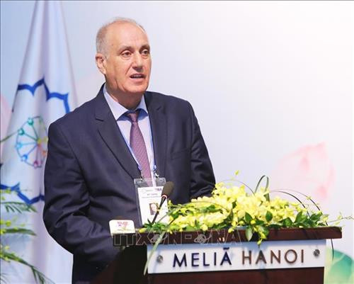 Ngài Aslan Aslanov, Chủ tịch OANA, Tổng giám đốc Hãng thông tấn AZERTAC (Azerbaijan) phát biểu. Ảnh: TTXVN Các đại biểu tham dự khai mạc Hội nghị Ban Chấp hành OANA lần thứ 44. Ảnh: Dương Giang - TTXVN Các đại biểu tham dự khai mạc hội nghị. Ảnh: Dương Giang - TTXVN Ngài Aslan Aslanov, Chủ tịch OANA, Tổng giám đốc Hãng thông tấn AZERTAC (Azerbaijan) phát biểu. Ảnh: TTXVN Các đại biểu tham dự khai mạc Hội nghị Ban Chấp hành OANA lần thứ 44. Ảnh: Dương Giang - TTXVN Các đại biểu tham dự khai mạc hội nghị. Ảnh: Dương Giang - TTXVN