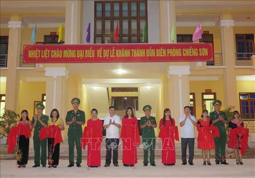 Lãnh đạo Bộ Chỉ huy Bộ đội Biên phòng tỉnh Sơn La và hai huyện Mộc Châu, Vân Hồ cắt băng khánh thành. Ảnh: Nguyễn Cường - TTXVN. Lãnh đạo Bộ Chỉ huy Bộ đội Biên phòng tỉnh Sơn La và hai huyện Mộc Châu, Vân Hồ cắt băng khánh thành. Ảnh: Nguyễn Cường - TTXVN.