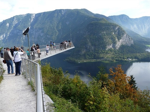 Ngắn nhìn ngôi làng từ trên cao đến nhiều trải nghiệm thú vị.