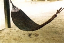 Người đàn ông Chơ Ro nào cũng biết đan nát thành thạo. Sản phẩm của họ là các loại gùi để vận chuyển lương thực, đi thu hái rau quả và nhiều đồ gia dụng khác. Một trong những sản phẩm độc đáo của nghề đan nơi đây là chiếc võng đan bằng mây. Người đàn ông Chơ Ro nào cũng biết đan nát thành thạo. Sản phẩm của họ là các loại gùi để vận chuyển lương thực, đi thu hái rau quả và nhiều đồ gia dụng khác. Một trong những sản phẩm độc đáo của nghề đan nơi đây là chiếc võng đan bằng mây.