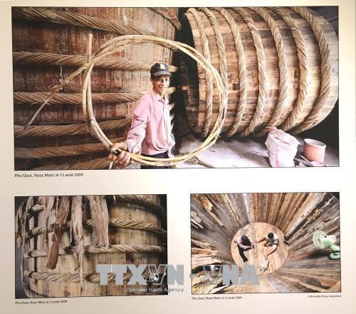 Một số tác phẩm tại triển lãm ảnh: “Cuộc sống ở Việt Nam từ năm 2005 – 2017” (Daily life in Vietnam 2005 - 2017) .Ảnh: Thanh Vũ - TTXVN