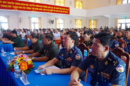 Đoàn đại biểu Campuchia dự cuộc gặp mặt. Nguồn: Báo Long An online